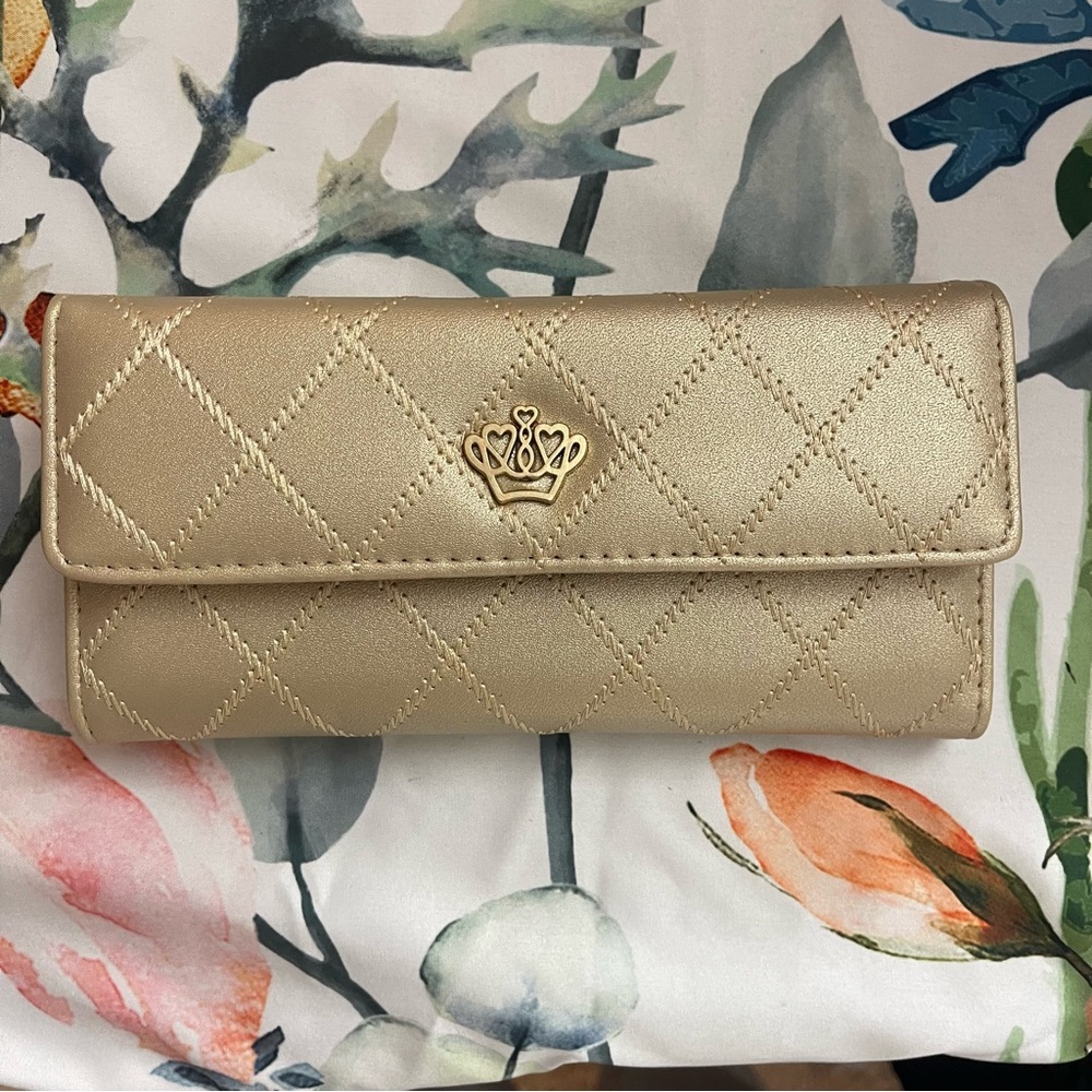 Gold Quilted Wallet - Picture 1 of 7